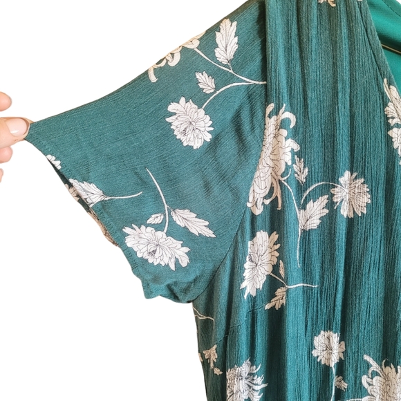 🌟3 for $15 SALE🌟Market & Spruce Clover Embroidered Green Floral Dress - Picture 4 of 7